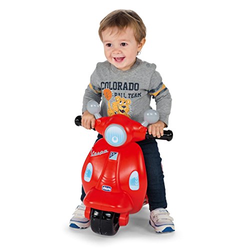 Chicco - Correpasillos Vespa con Forma de Moto Scooter y Volante electrónico, Color Rojo