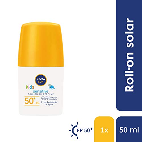 NIVEA SUN Kids Sensitive Protege & Juega Roll-on FP 50+ (1 x 50 ml), crema solar para niños extra resistente al agua, protector solar roll-on para piel sensible