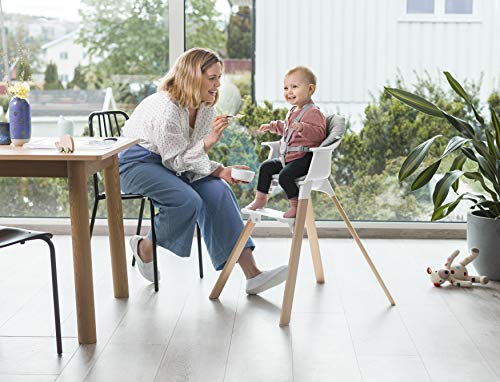 STOKKE® Clikk™ - Trona de madera con arnés y bandeja │ Silla de bebé para comer con asiento y reposapiés ajustables │ Portátil │ color: White