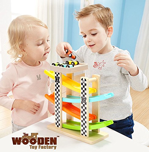 The Wooden Toy Factory - Circuito de Coches de Carreras Click Clack Racing Track con *6* Coches - Incluye Aparcamiento - No Requiere Montaje