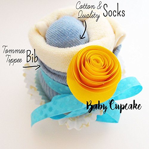 Cajita Regalo para Recién Nacidos con Cupcake (Babero TOMMEE TIPPEE + Calcetines en Algodón), Esponja natural SUAVINEX y Calcetines en Forma de Flor | Baby Shower Gift Idea | Tono Neutro, UNISEX