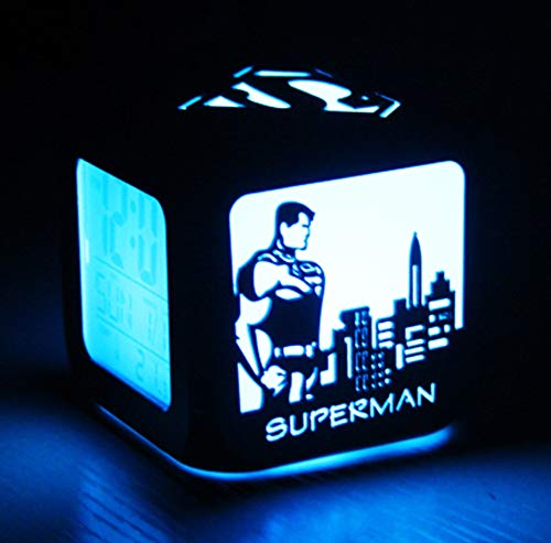 FV-cuerd Superhéroe Superman 3D Estéreo Despertador Mute LED Noche Luz Despertador Electrónico de Noche - Siete Colores