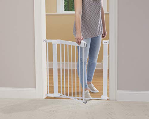 Safety 1st Flat Step Barrera escalera para bebés, niños y perros, Puerta de seguridad con Barra inferior muy delgada reduce el riesgo de tropiezos, color blanco