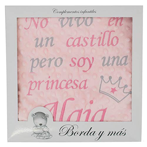 Manta bebé con frase bordada y personalizada con nombre, para carrito y/o minicuna. Varios colores disponibles (Rosa)