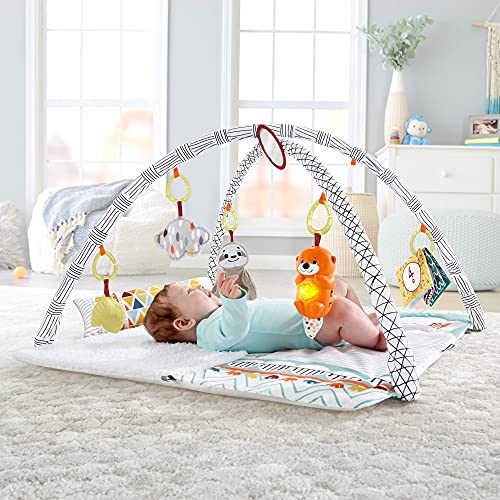 Fisher-Price Manta gimnasio de actividades con accesorios para los 5 sentidos, juguete para bebés (Mattel HBB74), Embalaje sostenible