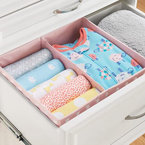 mDesign Juego de 4 cajas organizadoras para armarios – Ideales organizadores para cajones con varios apartados para habitación infantil – Versátiles cestas de tela en 3 tamaños – rosa y blanco