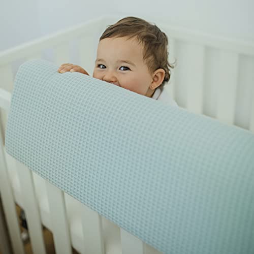 MIMUSELINA BUMPER protector barrera para cuna, mini cama, litera o cama. Cojín gomaespuma adaptable para barreras protectoras de golpes para bebés. Paragolpes bebé (Wafle Mint)