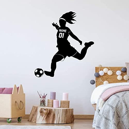 Nombre de las niñas Jugador de fútbol Vinilo Etiqueta de la pared Deportes personalizados Decoración del hogar Habitación de las niñas Calcomanías de balones de fútbol Mural A3 gris 57x63cm