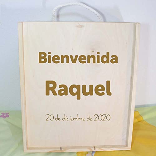 Regalo para bebé. Canastilla personalizada con body, El libro de mi bebé, cubiertos infantiles y tarjeta en caja de madera