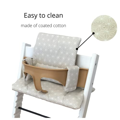 Cojín para trona Tripp Trapp Stokke - revestimiento laminado para fácil limpieza - diseño de estrellas japonesas beige