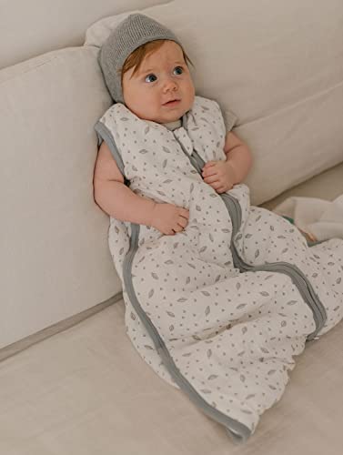 molis&co. Saco de Dormir para bebé. 1.0 TOG. Talla 18-36 Meses. Ideal para Entretiempo (Acolchado). Suave y Acogedor. Estampado de Grey Leaf. Unisex. Muselina Premium.