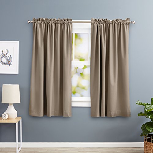 Amazon Basics - Cortinas opacas con aislamiento térmico y alzapaños, 2 unidades, 168 x 137 cm, Marrón