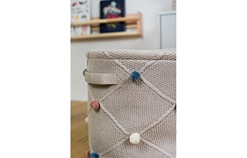 Cesta para juguetes de Kindsgut con pompones en algodón certificado, ideal para guardar juguetes y peluches en la habitación de los niños, cesto de lavandería para poner orden, color taupe