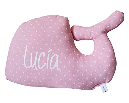 Cojín personalizado para bebé. Disponible en varias formas. Un regalo original para un recién nacido, niño o niña. Ideal para la decoración de una habitación infantil. Gran variedad de telas.